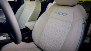Fiat 600 design intérieur chaises