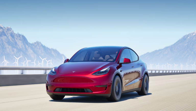 Après une année difficile, Tesla dévoile son plan pour tout casser en 2025