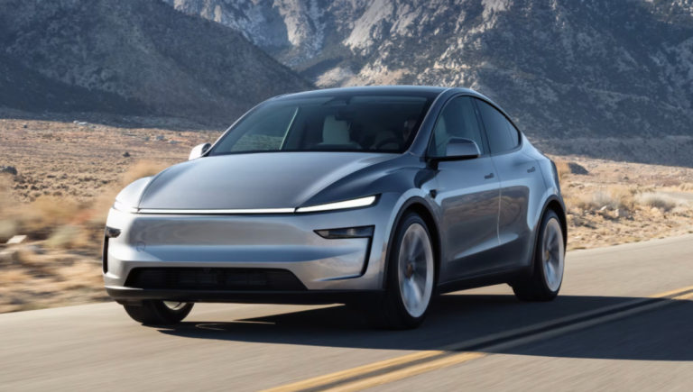 Tesla frappe (encore) fort : le nouveau modèle Y est dispo en Europe