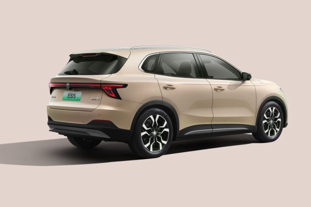 MG ES5 design extérieur vu de derrière