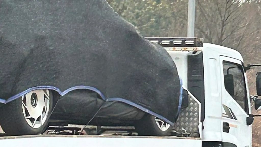 Le Genesis GV90, SUV électrique de luxe, coincé dans la neige : un revers inattendu !