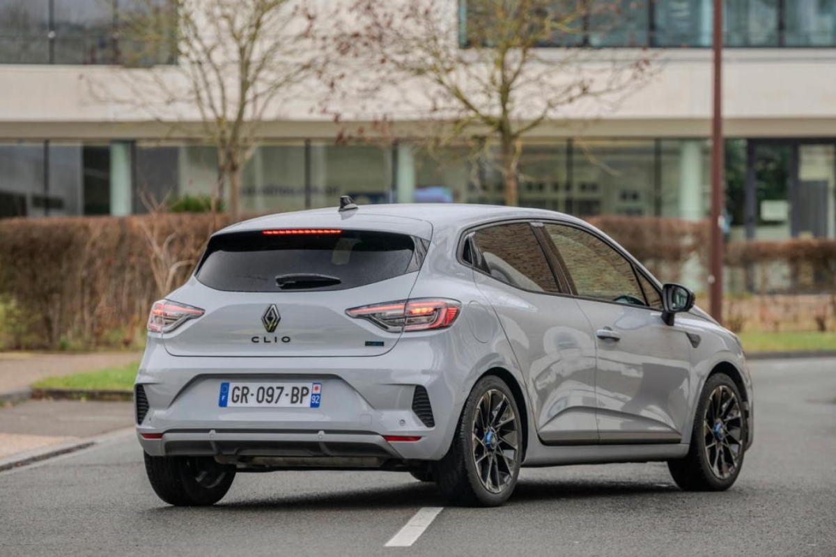 Clio 6 prix vu de dos