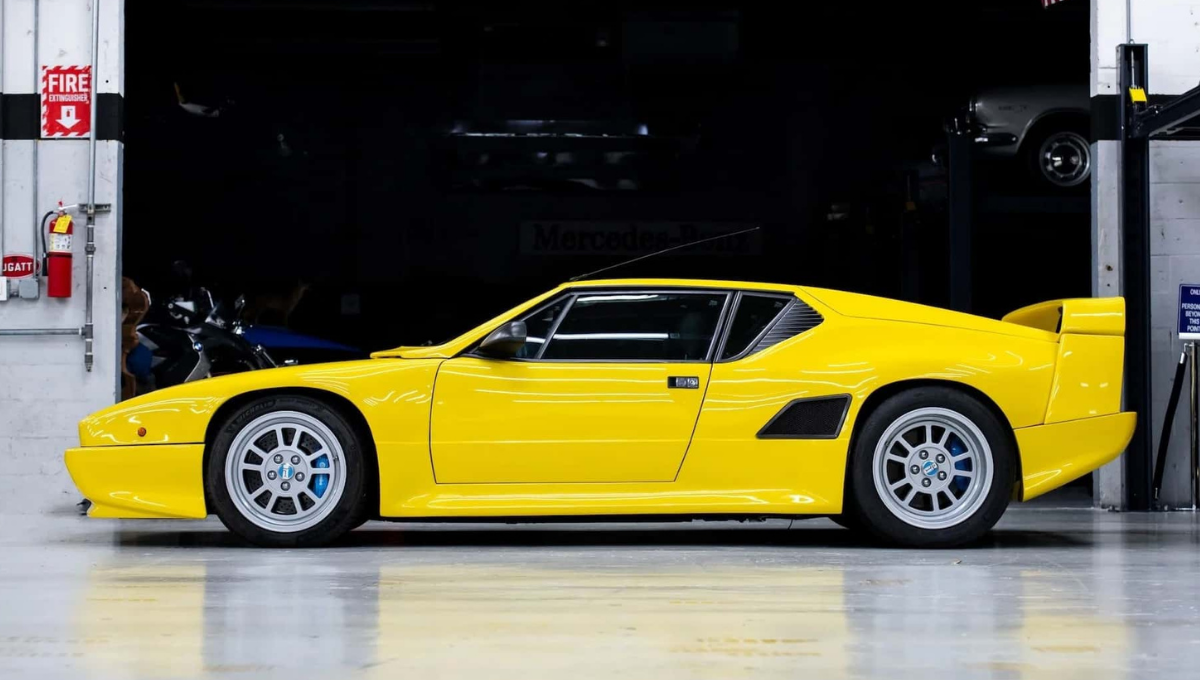 1991 De Tomaso Pantera - Vue de profil