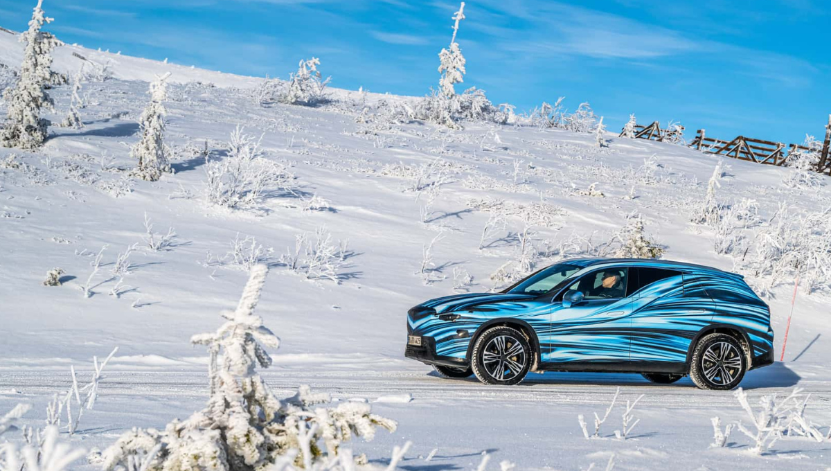 Mercedes - Mercedes Electrique GLC - Vue de profil