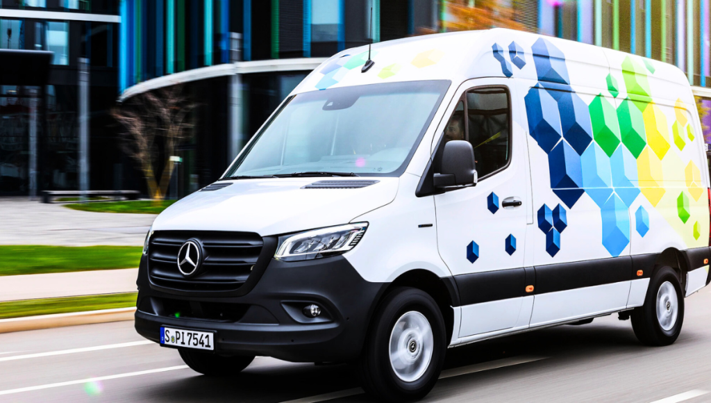 @Mercedes Benz - eSprinter Fourgon