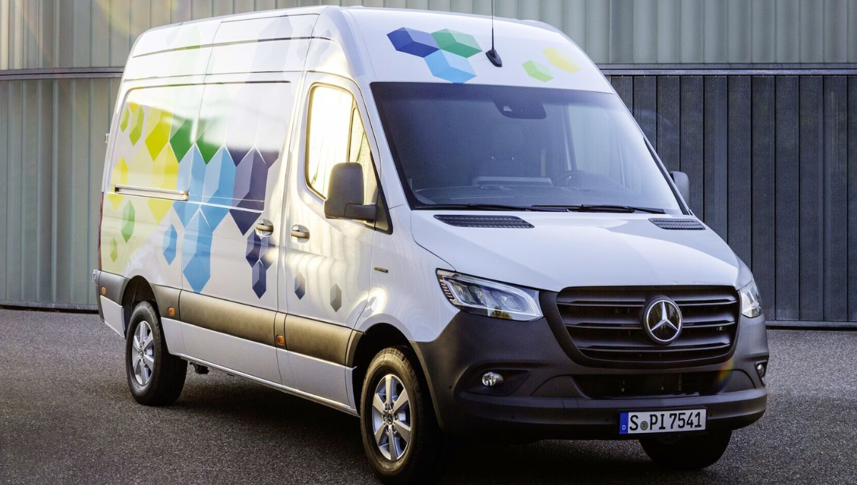 @Mercedes Benz - eSprinter Fourgon