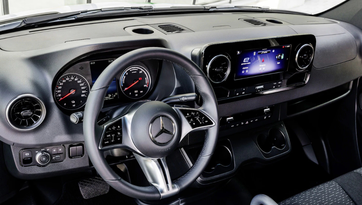 @Mercedes Benz - eSprinter Fourgon