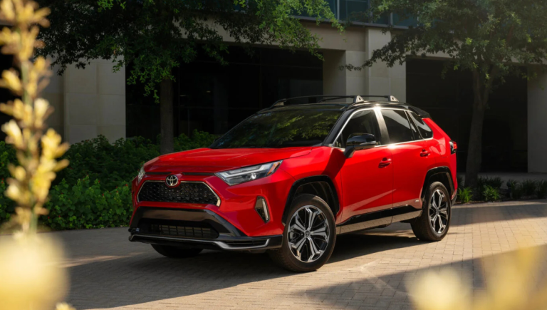 Toyota RAV4 2026 : l’évolution qui fait rêver… et qui pourrait bousculer Hyundai et Nissan