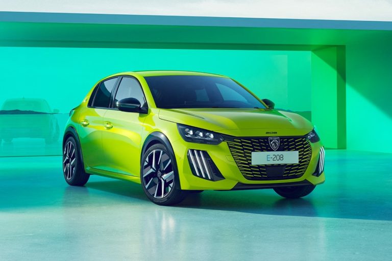 Sous la pression de la Renault 5, la Peugeot e‑208 casse son prix à 22 300 €