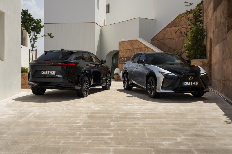 2025 RZ 500e Luxury Graphite Black and RZ 550e F SPORT Sonic Platinum bi-tone
