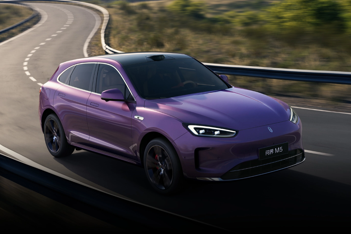AITO M5 violet