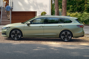 Skoda Superb 2025 hybride vu arrière
