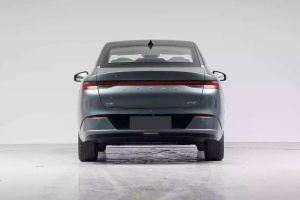 Xpeng P5 vu arrière