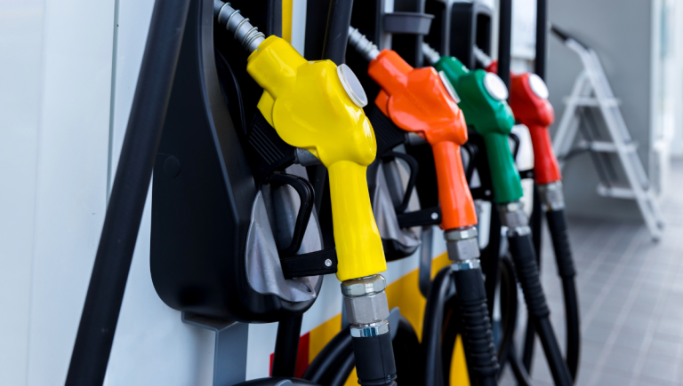 Moins cher que tout le reste : le Superéthanol-E85 explose à la pompe