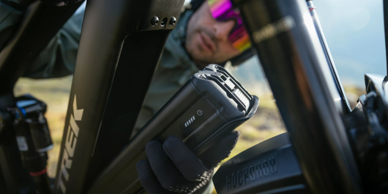 Bosch face à l’USB-C : pourquoi la marque refuse le standard universel sur ses vélos électriques