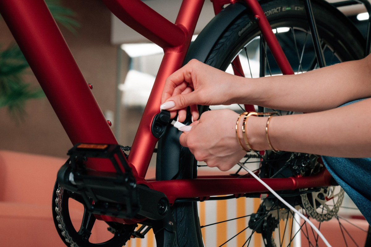 pourquoi la marque refuse le standard universel sur ses vélos électriques