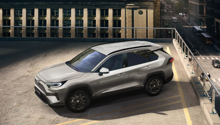 Toyota RAV4 2025 : un SUV hybride mythique… mais est-il encore à la hauteur aujourd’hui ?