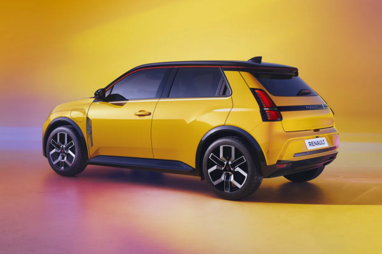 Renault 5 : ce que révèle vraiment l’étude choc sur l’usure de la batterie avec le V2G