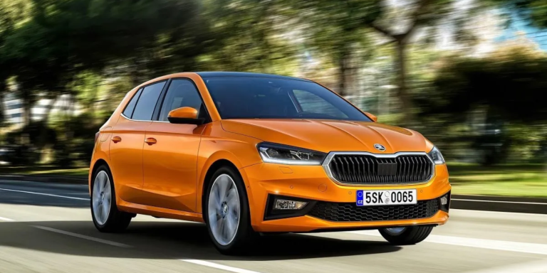 Cette citadine à 199€/mois surprend : moteur fiable, grand coffre et vrai confort l’alternative maligne à la Clio et la 208