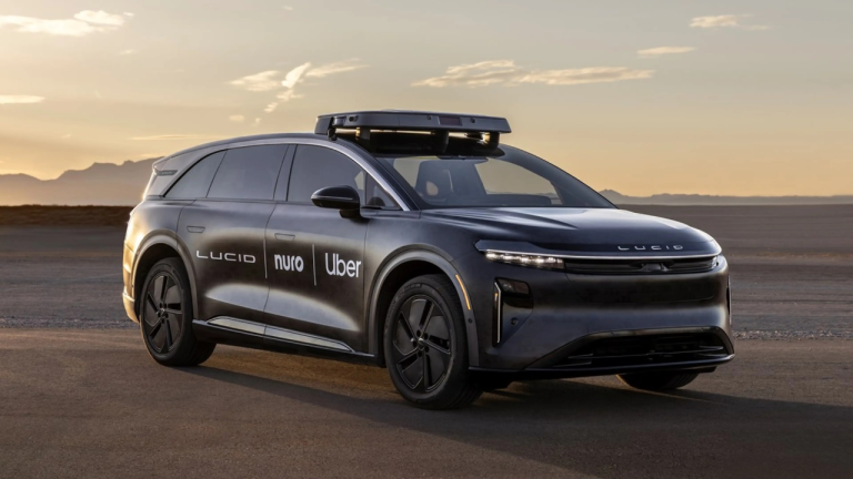Robotaxis de luxe dès 2026 : Uber concrétise la fiction grâce à Lucid et le logiciel Nuro