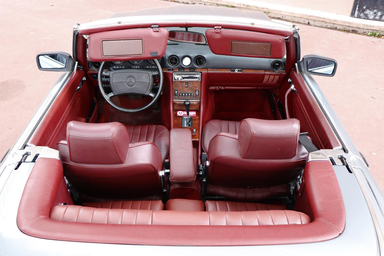 Mercedes 560 SL de 1987 intérieur