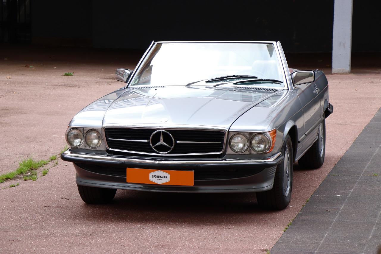 Mercedes 560 SL de 1987 vue de face