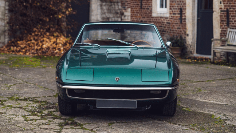 Restauration suisse, V12 haute performance, historique limpide : cette Lamborghini Islero rare est désormais à vendre