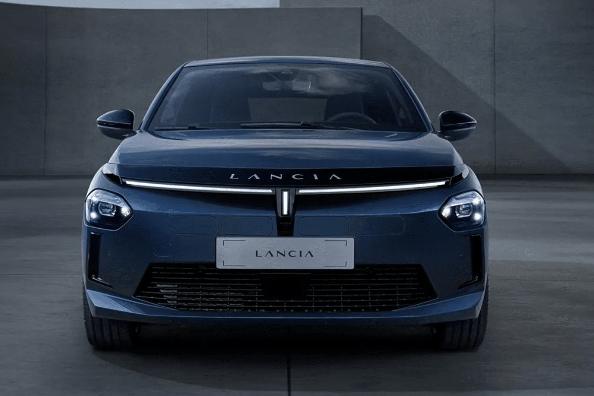 Lancia Ypsilon vu de face