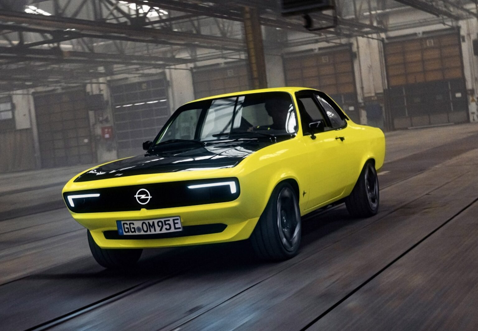 Ancienne Opel Mantra