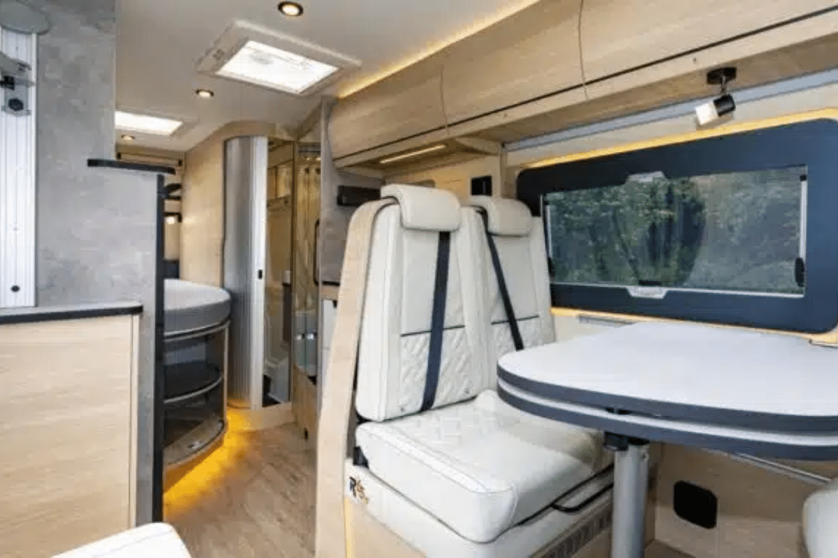 Rapido V62 design intérieur
