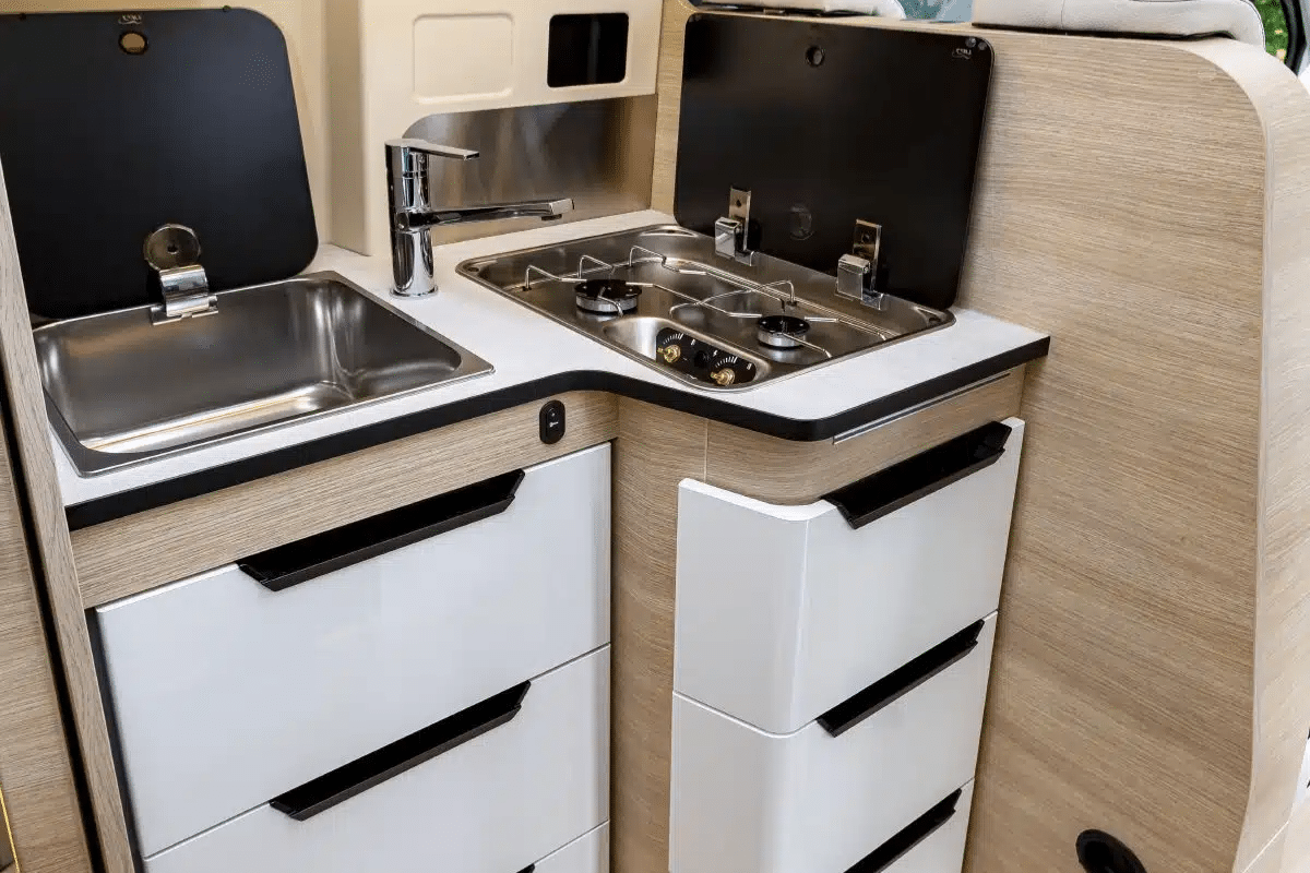 Rapido V62 cuisine