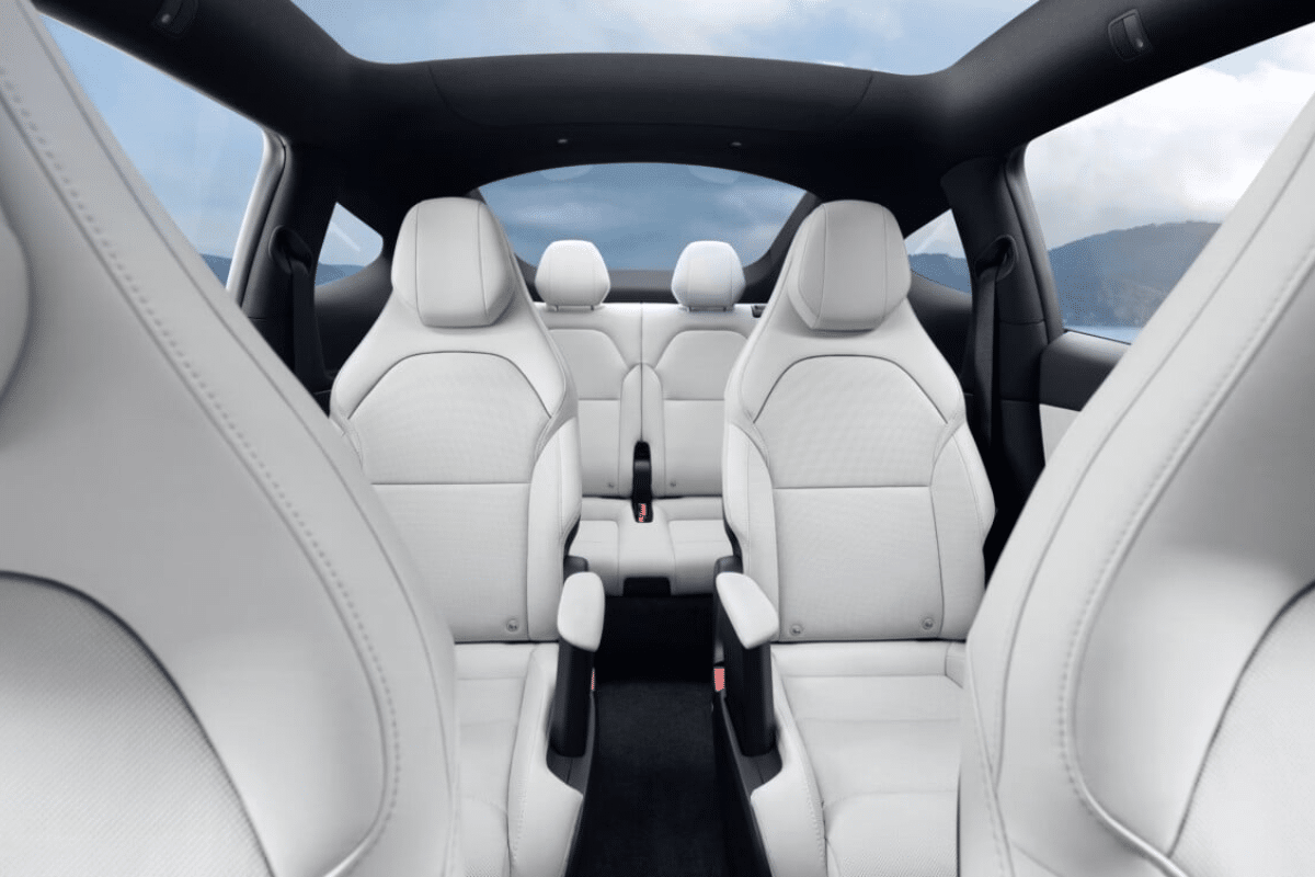 Tesla Model Y L sièges