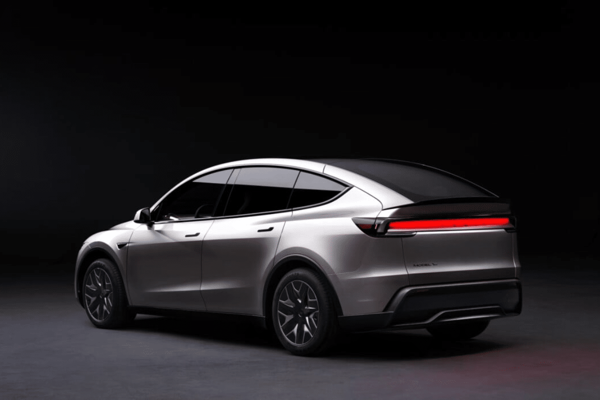 Tesla Model Y L