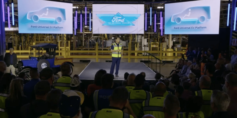 Tesla nous a promis une révolution sur ses futures voitures électriques, finalement Ford veut la réaliser aussi