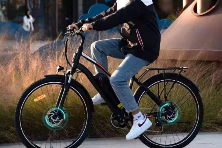 90 km d’autonomie, 5/5 en note client à moins de 530 euros : ce VTT électrique fait un carton