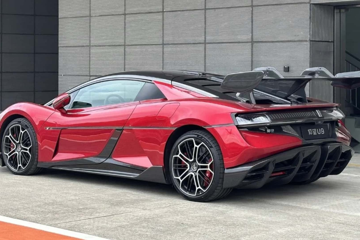 Yangwang U9 Track Edition vu de profil