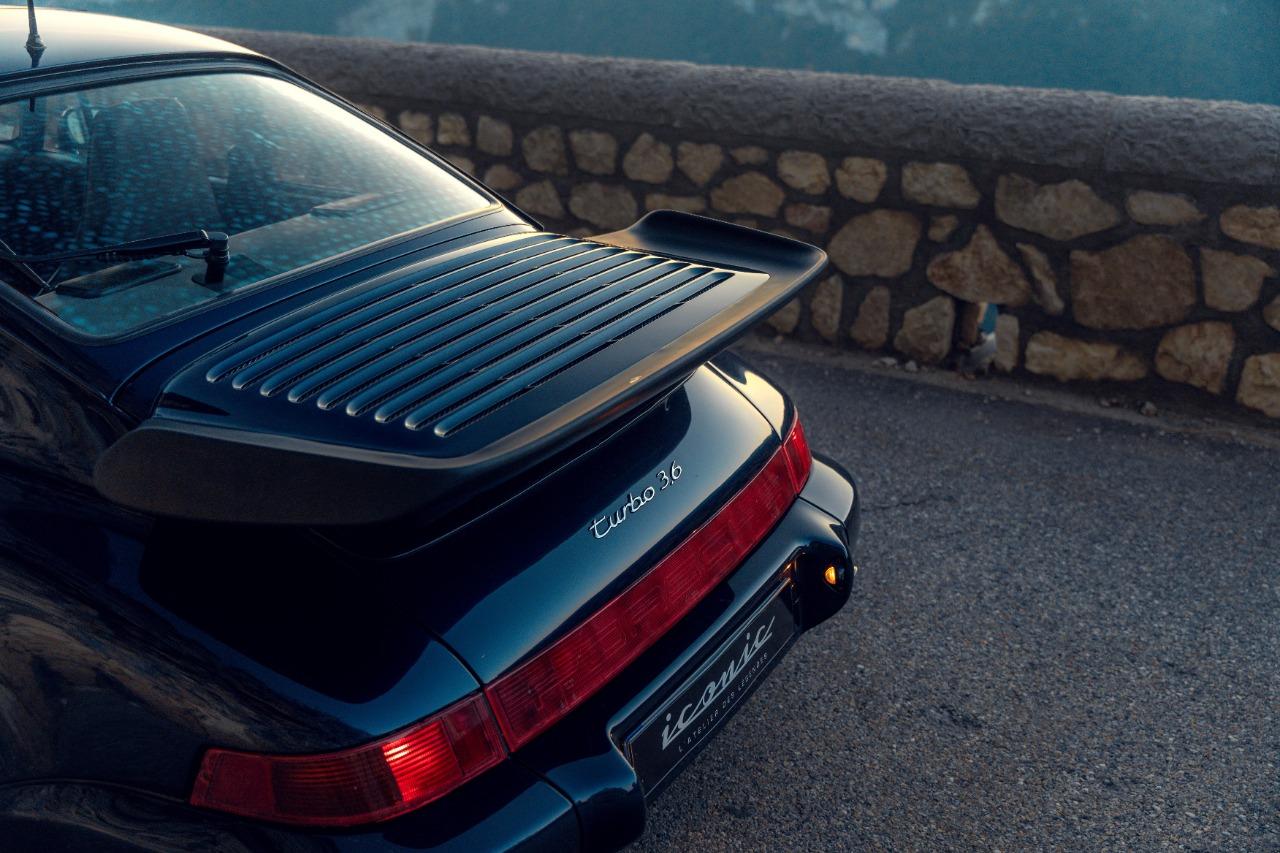 @ Iconic : PORSCHE 911 964 Turbo 3.6 - 1993 arrière