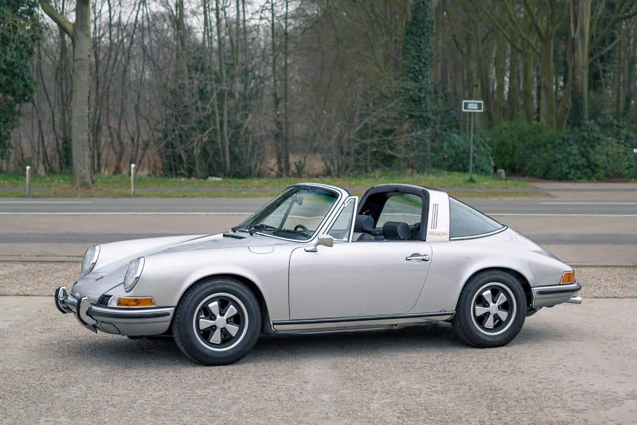 PORSCHE 911 2.4T Targa - 1972 vue côté