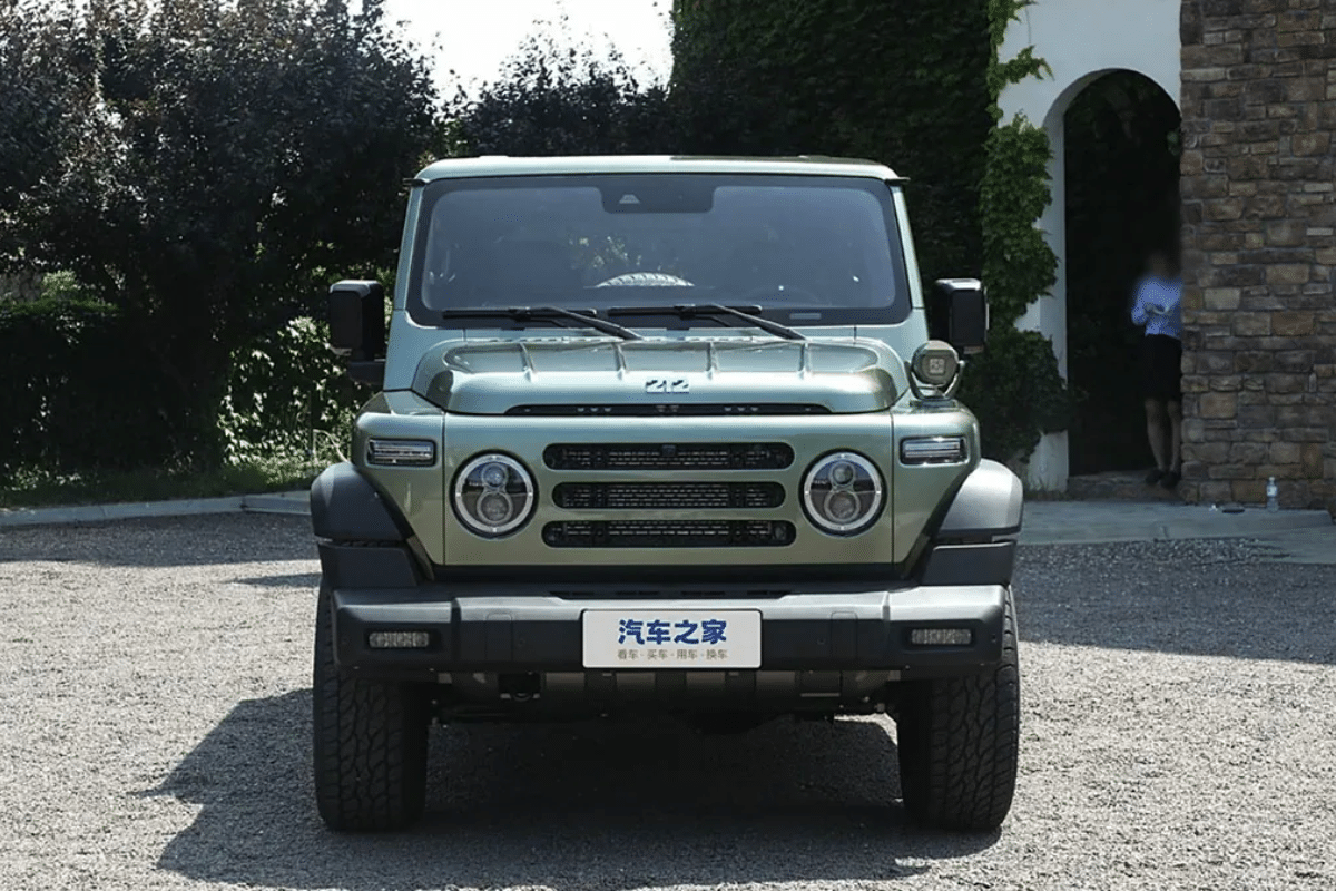 212 T01 vu de face