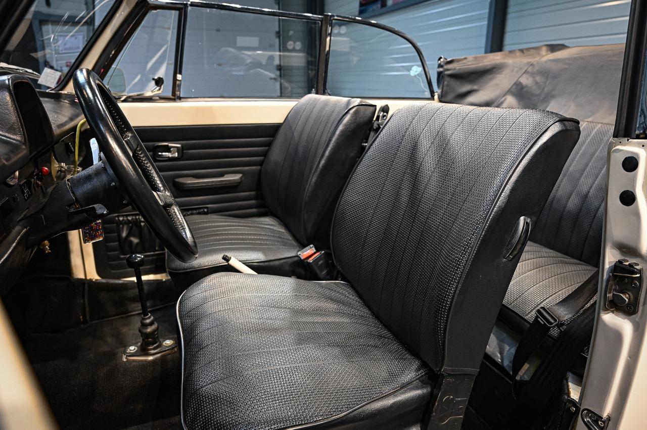 VOLKSWAGEN Coccinelle 1303 s - 1973 vue intérieur