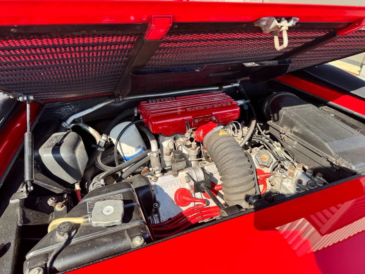 FERRARI Mondial Cabriolet 3.0 V8 - 1985 vue moteur