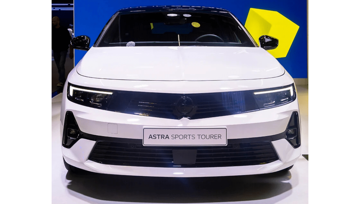 Opel - Opel Astra Sports Tourer Hybrid