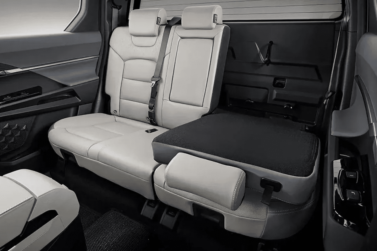 KGM Musso EV design intérieur sièges
