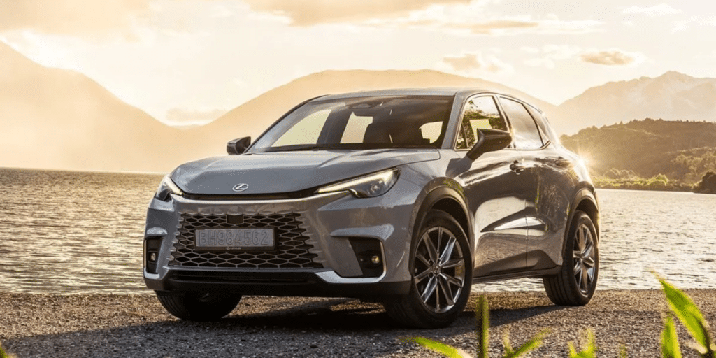 4,5L/100 km et vignette ECO : Ce nouveau SUV hybride Lexus à 250€/mois pourrait bien ringardiser la concurrence