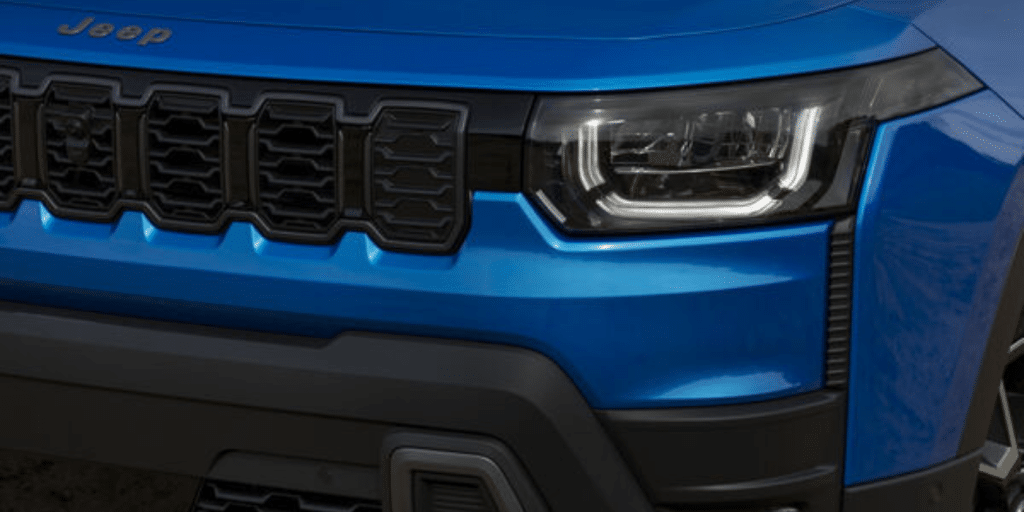 Stellantis tranche : l’avenir ne sera pas 100% électrique et relance l’hybride pour 2030