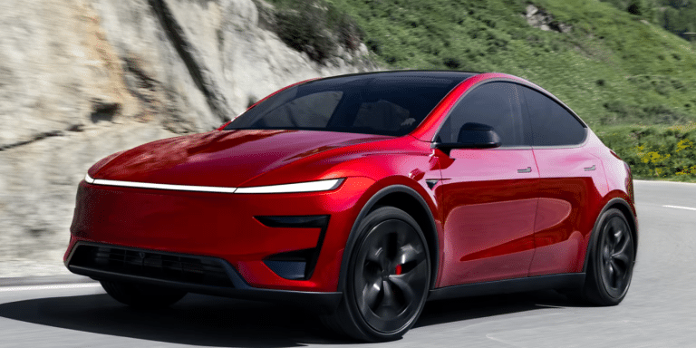Tesla innove encore : la nouvelle batterie 85 kWh du Model Y pourrait changer la donne et rebooster ses ventes en Europe