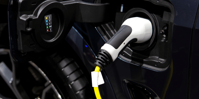 Voitures hybrides : ces vérités que les concessionnaires préfèrent taire