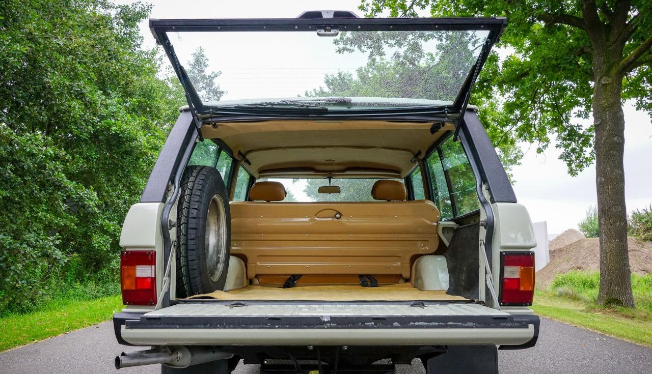 Range Rover V8 - 1981 vue coffre