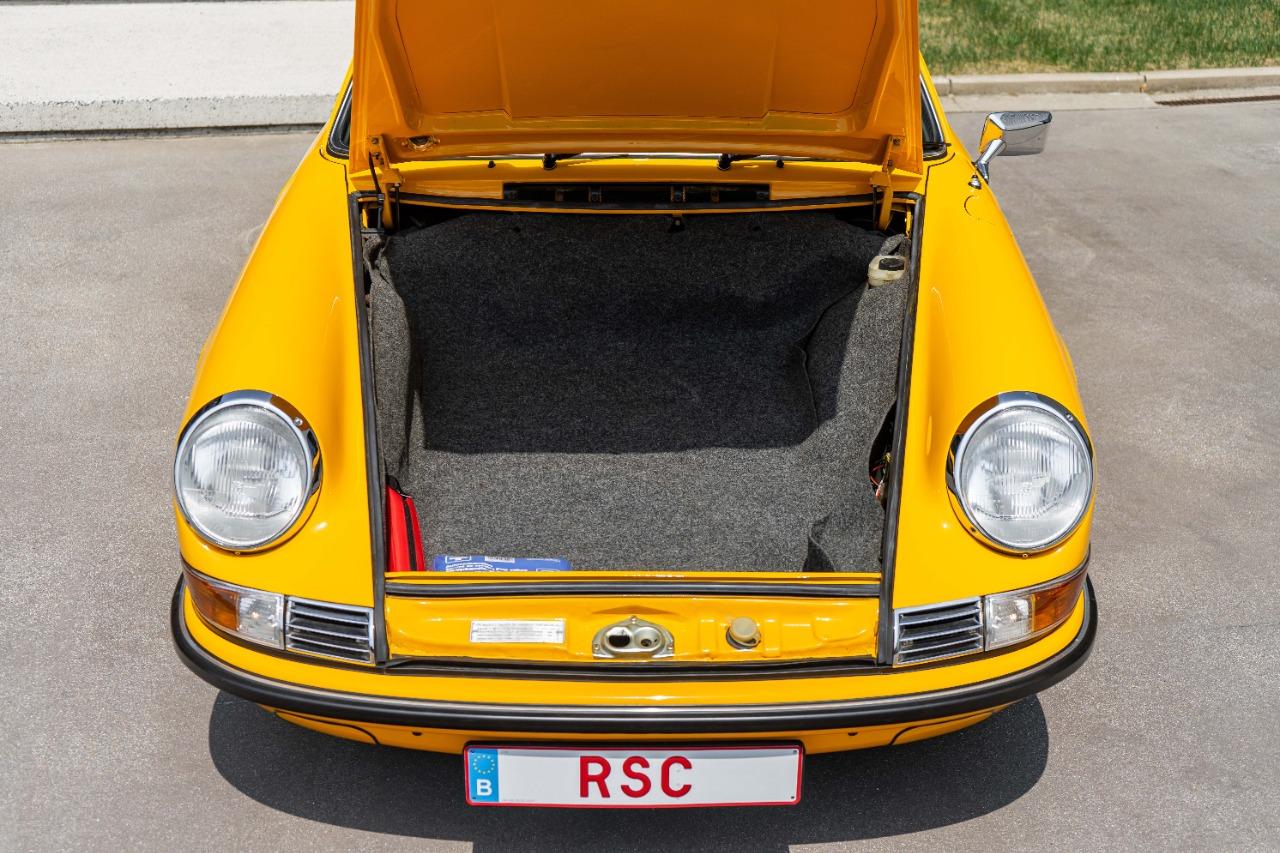 PORSCHE 911 2.4E - 1972 vue coffre