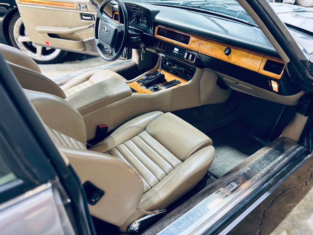 JAGUAR XJS 3.6 bva - 1991 intérieur